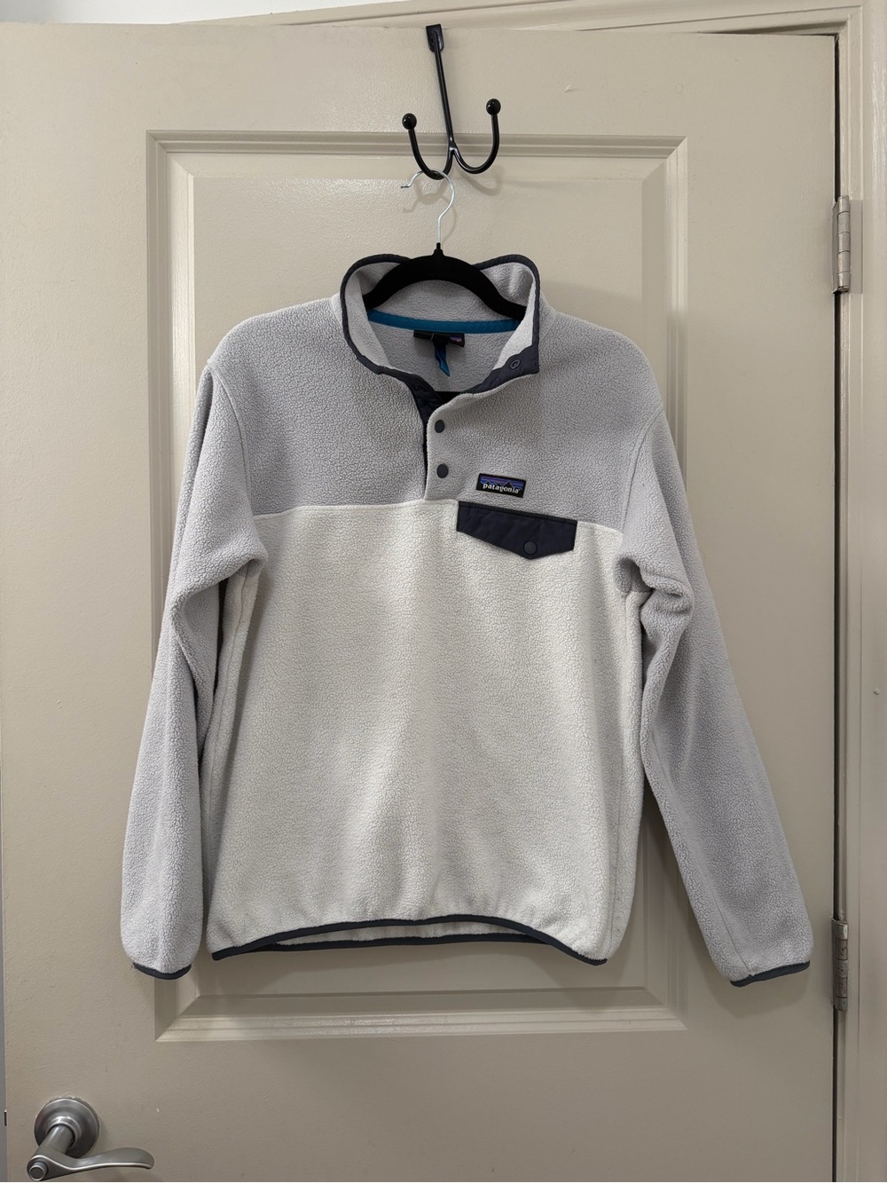 Patagonia Women’s Synchilla Colorblock Fleece Pullover with Snap Closure Size s